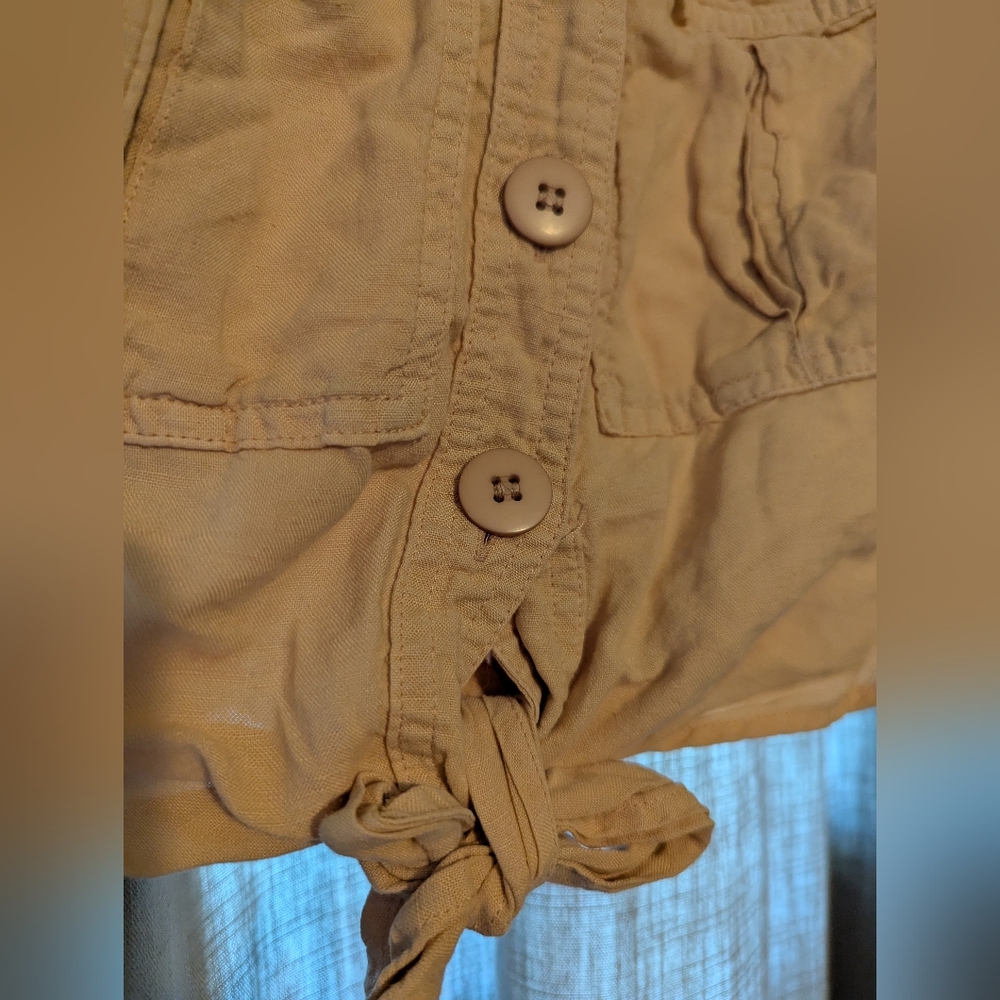 Tan Button-Down Sleeveless Top - Picture 3 of 4
